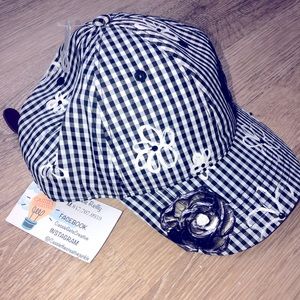 Black & white with custom painted flower cap